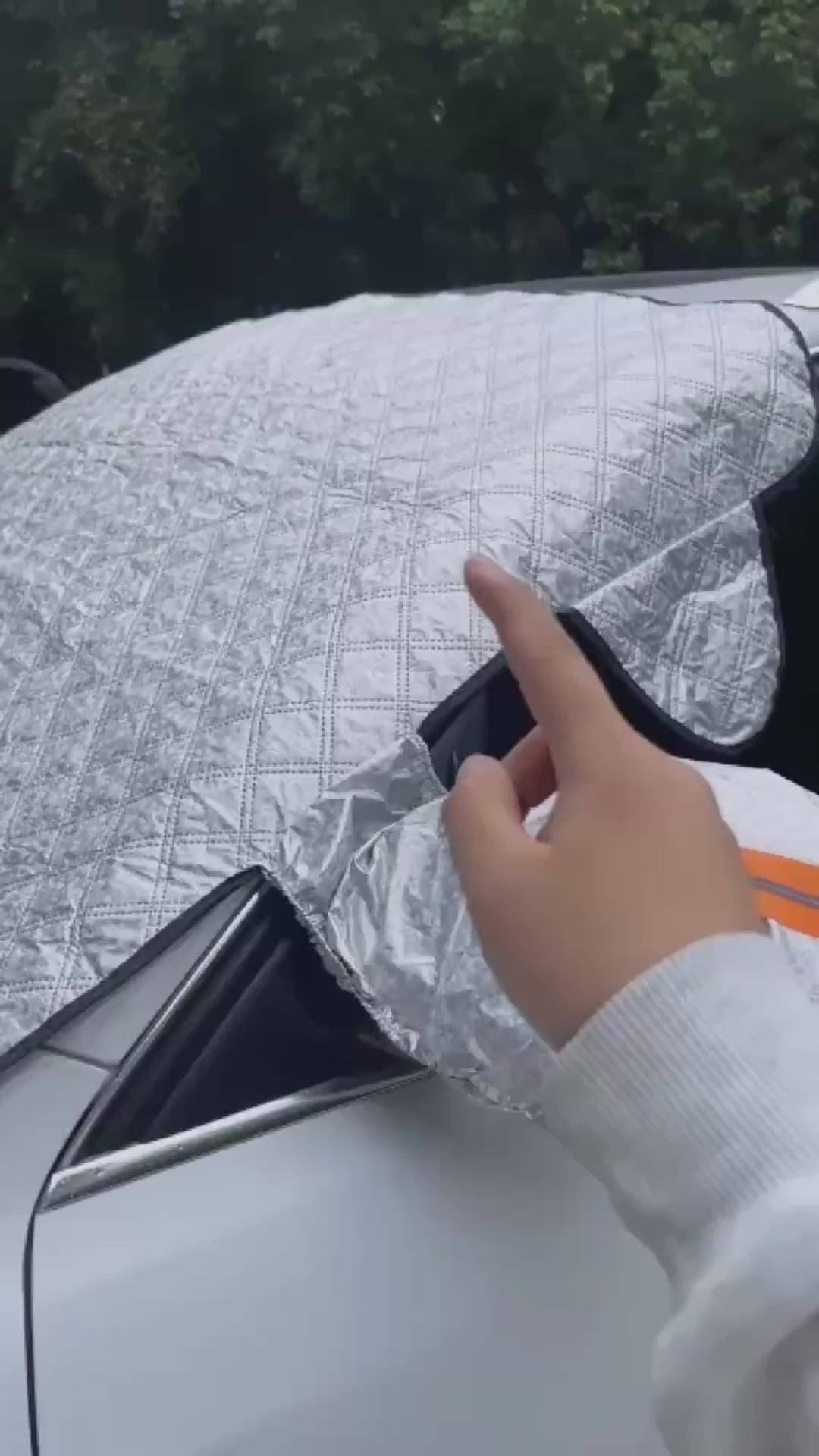 ClearView™ Anti-Theft Magnetic Windshield Cover video